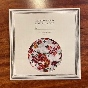 Sézane limited edition floral scarf NWT